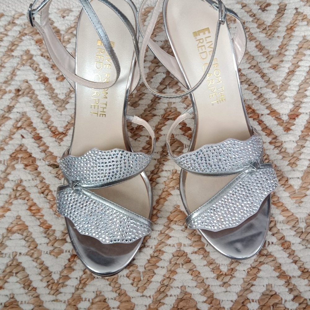 E !Live from the red carpet heels